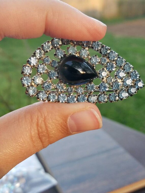 Gorgeous blue cabochon and rhinestone brooch - image 4