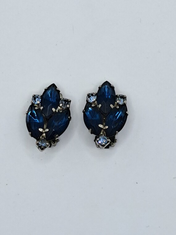 Silver toned blue rhinestone clip-on earrings - image 4