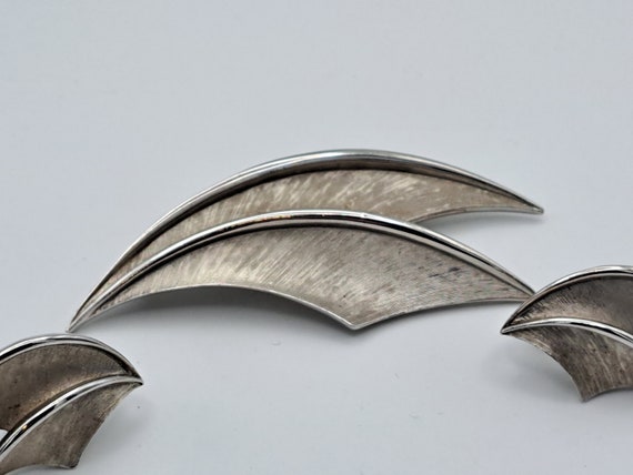 Trifari silver toned modernist brooch and clip ea… - image 3