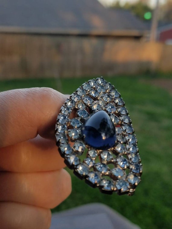 Gorgeous blue cabochon and rhinestone brooch - image 6