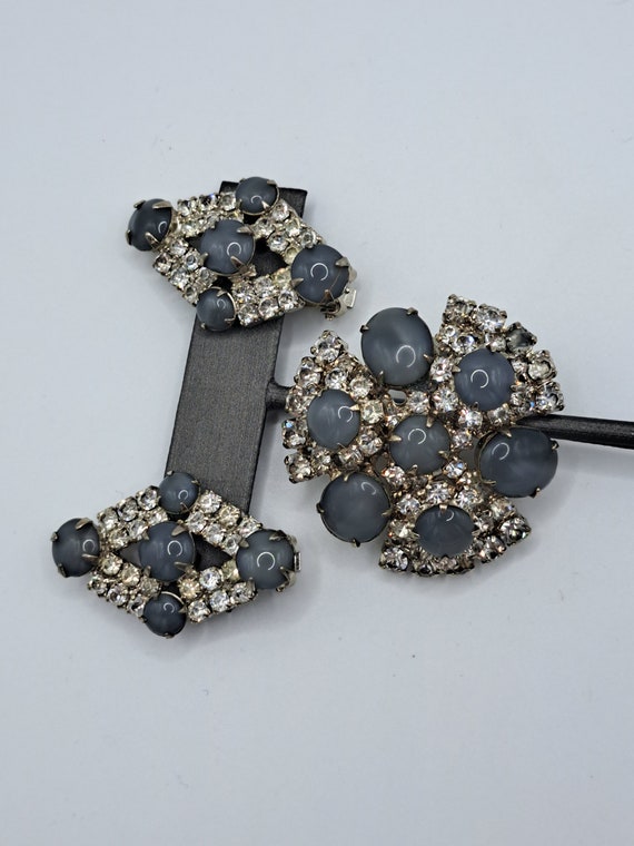 Tres Jolie brooch and clip earrings set