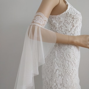 Bridal Ivory Lace Tulle Sleeves - Removable Sleeves, Off Shoulder Boho Wedding Sleeves, Ivory Lace Sleeves, One Layer of Tulle, Gloves