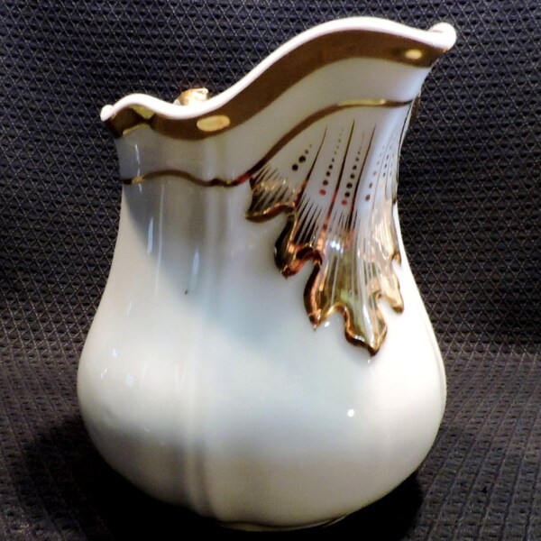 Elegant, Gently Used, Old Paris Porcelain Pitcher with Gold Gilded Oak Leaves and Acorns, Old Paris XIXth 1