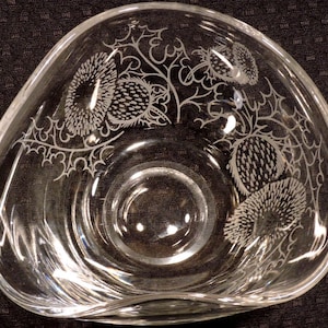Vintage Thistle Etched Small Mixing Bowl With Double Pouring Spouts and Level Ground Bottom