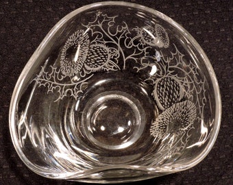 Vintage Thistle Etched Small Mixing Bowl With Double Pouring Spouts and Level Ground Bottom