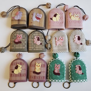 Étui à clés fait main avec appliques chat et chien avec breloque tulipe, étui à clés de style japonais