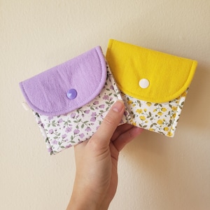 Monedero con broche de flores hecho a mano. Billetera de tela. Tarjetero. Monedero pequeño