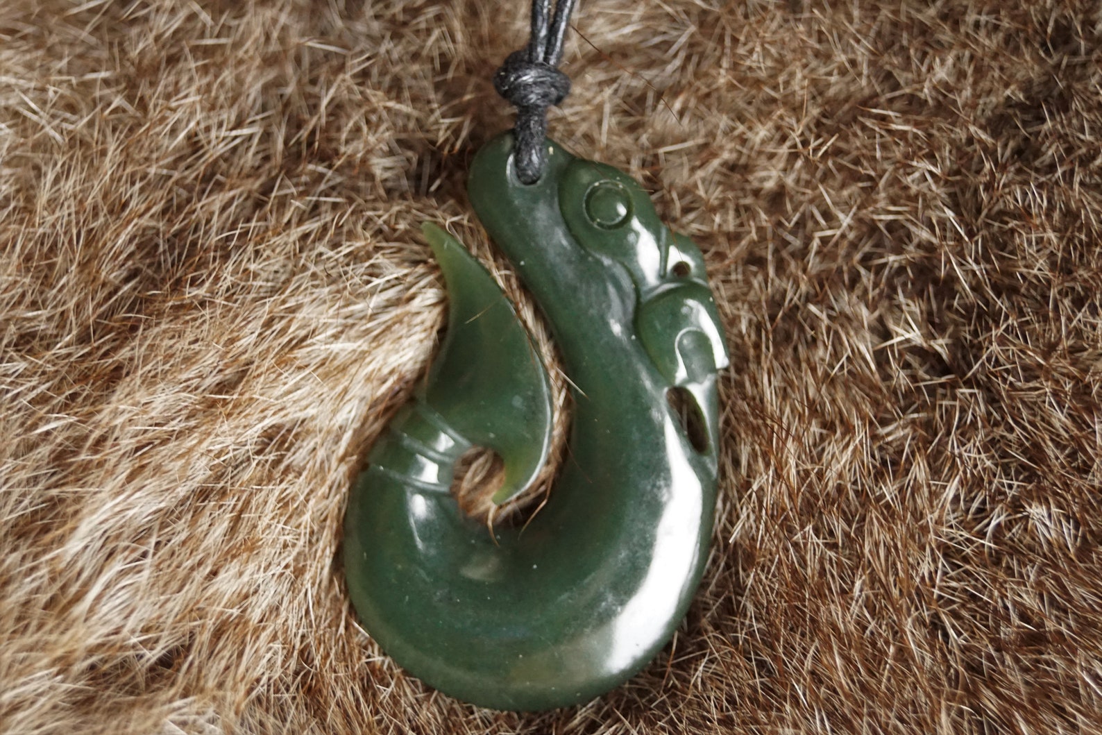 New Zealand Greenstone / Pounamu Manaia Pendant | Etsy