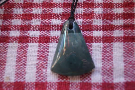 ニュージーランドグリーンストーン/ポウナムドロップペンダント - Etsy 