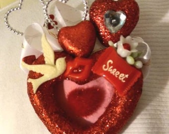 Valentine's Day Corsage Pin Brooch/ Vintage Style Heart Corsage/ Valentine's Day Gift for Her/ Red Glitter Hearts Corsage Pin