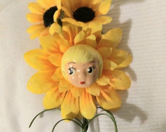 Flower Face Girls Pin Corsage Brooch/ Mod Flower Pin/Sunflower Pin/Retro Girl Pin/Vintage Style Flower Pin