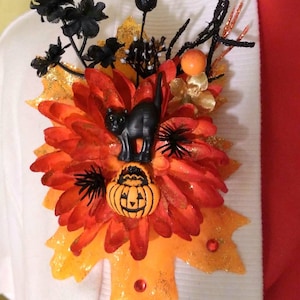 Vintage Jack O Lantern Corsage Pin/Mid Century Scardy Cat on Pumpkin Corsage Pin Brooch/Halloween Corsage