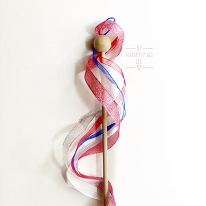 Baguette ruban du quatrième juillet / Jour de l’indépendance / Baguette magique / Princesse fée / Montessori / Tout-petit / Rouge / Blanc / Bleu / Faire semblant de jouer