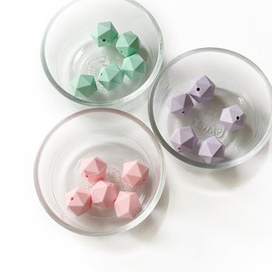 Icosahedron / 20mm Silicone Beads / Round Beads / Bulk Beads / 5 Beads / Food Grade Silicone / BPA Free