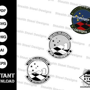 Puede incluir: Un conjunto de tres descargas digitales que presentan un diseño circular en blanco y negro, gris y blanco, y azul, rojo y blanco. Cada diseño presenta una pieza de ajedrez, estrellas y el texto "Vigilance for Advantage 93d Intelligence SQ".