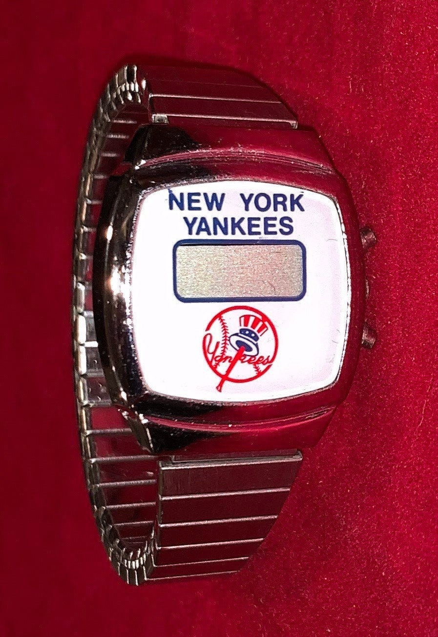 Vintage 1980s New York Yankees MLB Baseball Ladies Watch