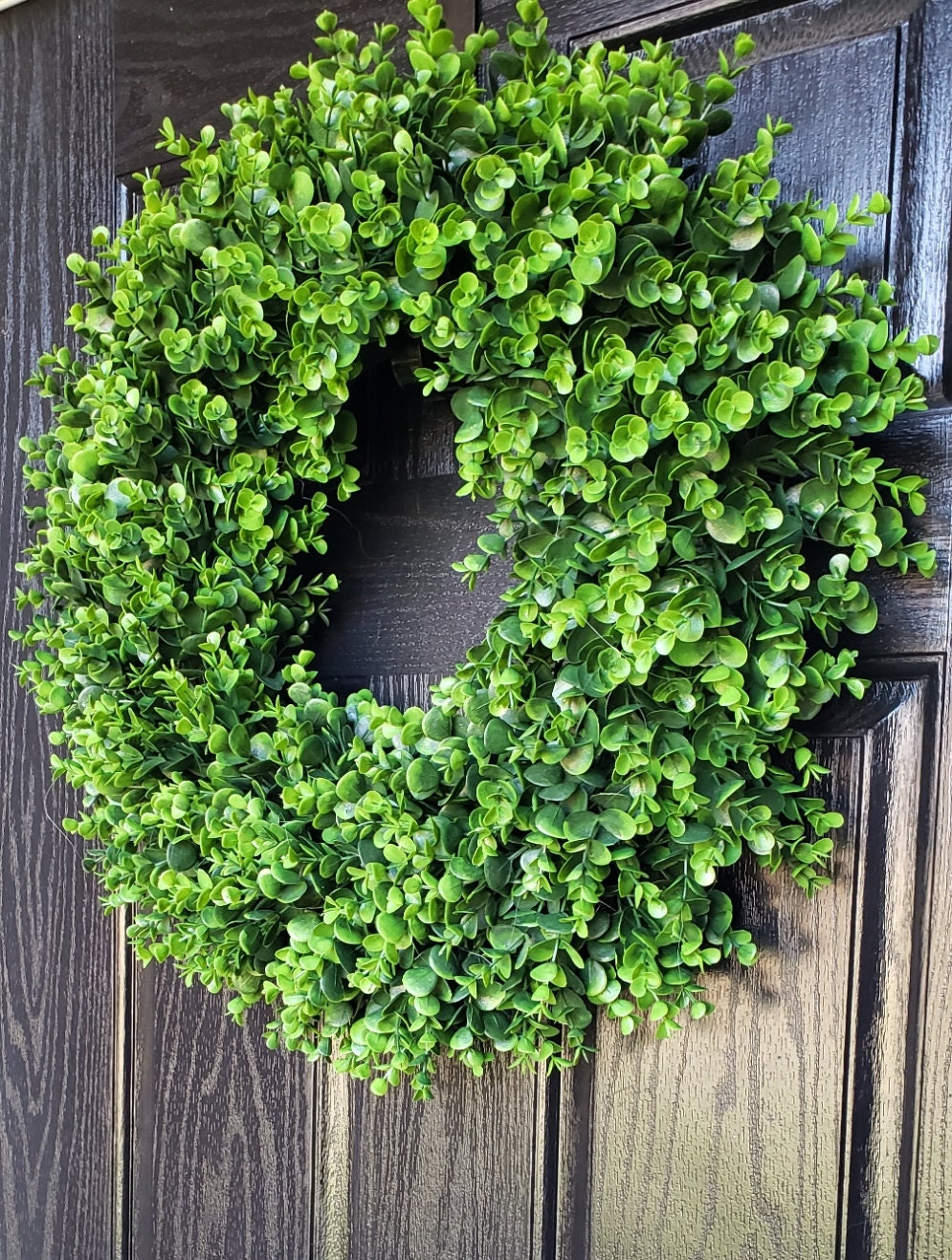 Round Green Faux Boxwood Front Door Wreath with Small white Flower Bud –  Door and Decor, LLC