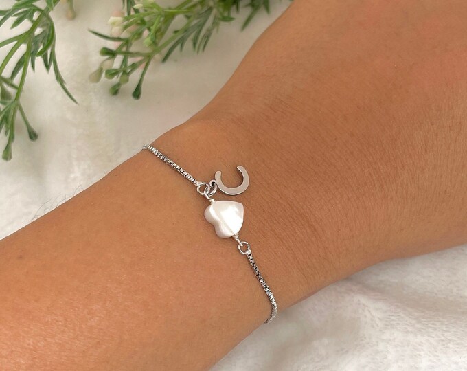 Initial charm bracelet, custom friendship bracelet, letter initial bracelet, dainty silver bracelet, silver letter bracelet charm