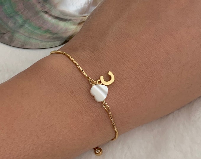 Tiny initial bracelet, Tiny heart bracelet, personalized heart charm bracelet, delicate bracelet gold, small initial bracelet, gift for her