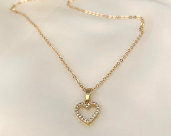 Collier coeur délicat, petit collier coeur en or, pendentif coeur délicat, collier de tous les jours, collier délicat, petit coeur en diamants, future Mme