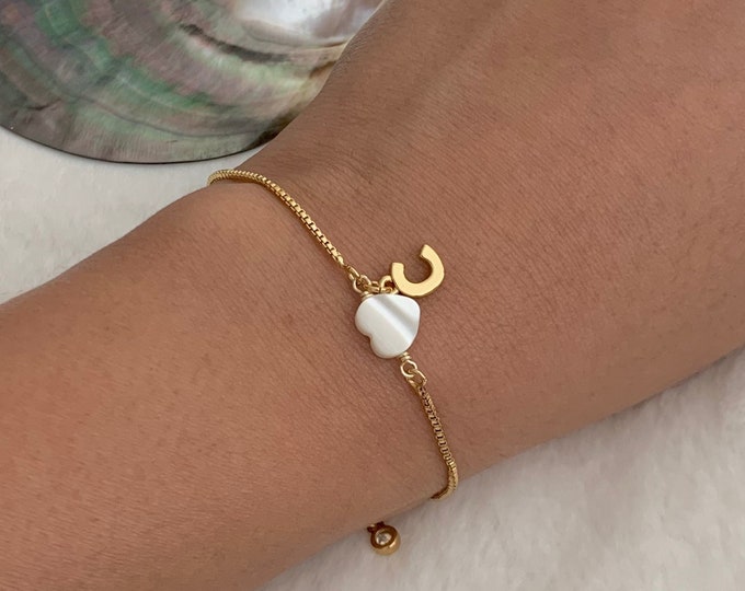 Tiny initial bracelet, Tiny heart bracelet, personalized heart charm bracelet, delicate bracelet gold, small initial bracelet, gift for her