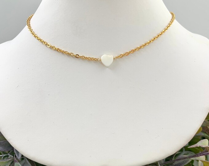 Mother of Pearl choker, short pearl necklace, gold short necklace, gold plate chain, jr bridesmaid gift, tiny pearl necklace, wifey necklace