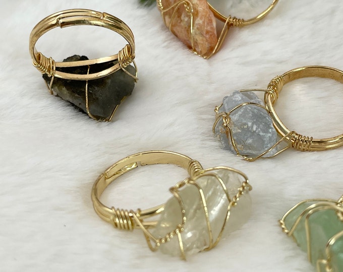 Raw stone rings for women, raw gemstone ring, stone wire rings, dainty labradorite ring, red jasper ring, boho rings for women
