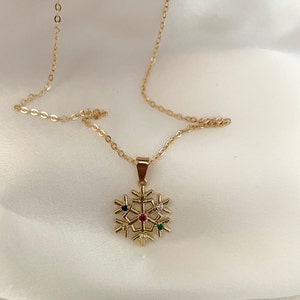 Zierliche Schneeflocken Goldkette: Regenbogen Zirkonia Winter Geschenk