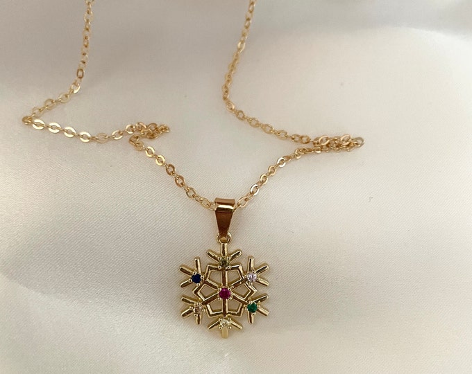 Snowflake necklace, Christmas gift for women, secret Santa gifts, dainty gold snowflake necklace, winter memory gift for women, winter gift