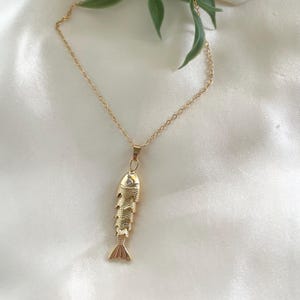 Gold fish necklace, fish pendant necklace, movable fish charm, gold charm necklace, articulated fish necklace, Swedish fish pendant