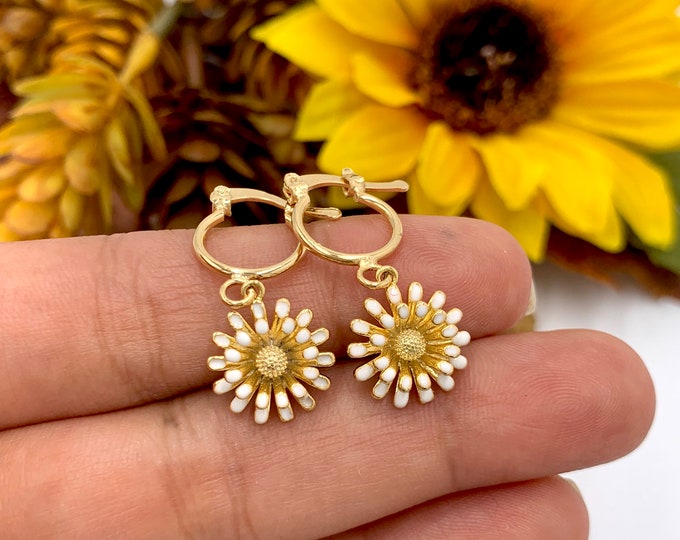 Daisy hoop earrings, Hoop earrings with charm, tiny gold hoops, sunflower earrings, unique hoop earrings, floral hoop earrings, huggie hoop