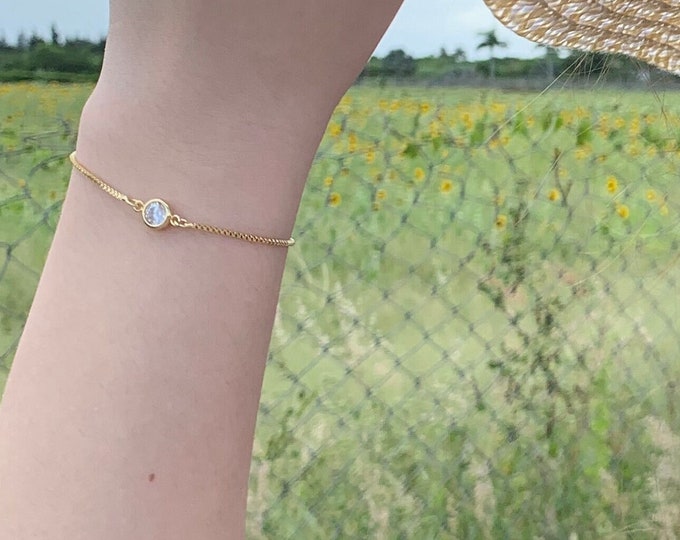 Dainty cz bracelet, Cubic Zirconia bracelet, minimalist chain bracelet, jr bridesmaid gift, bridesmaid proposal bracelet, big sister gift.