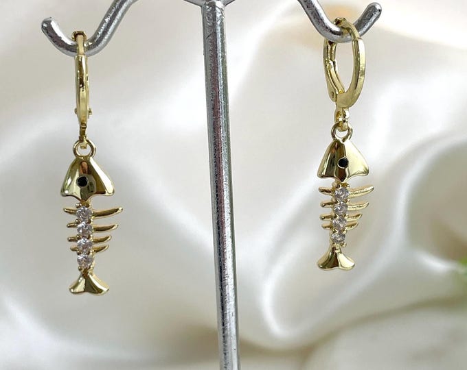 Fish earrings, fish hoop earrings, fish dangle earrings, tiny hoop earrings, small hoop earrings, fish jewelry, huggie hoop earrings, silver