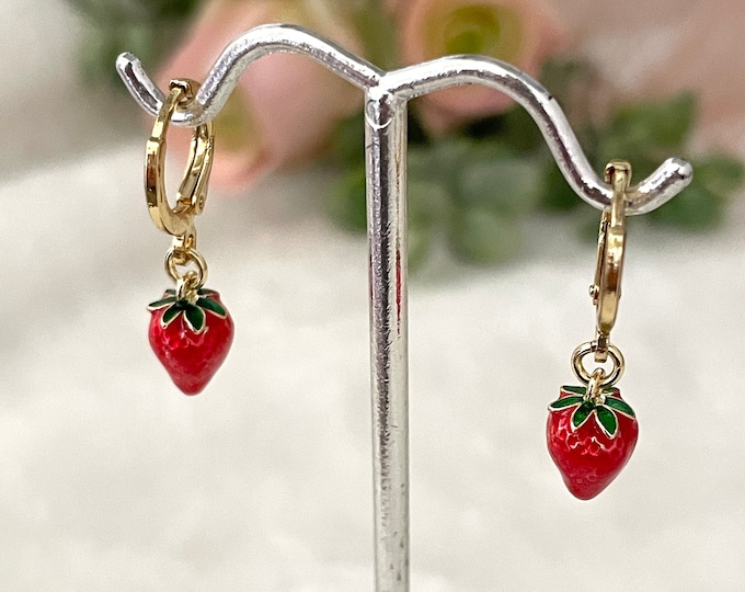 Strawberry Earrings Hoop, Strawberry Earrings, Earrings Dangle Fruit, Fruit Huggie Hoop Earrings, Tiny Strawberry Dangle Earrings, Tiny hoop
