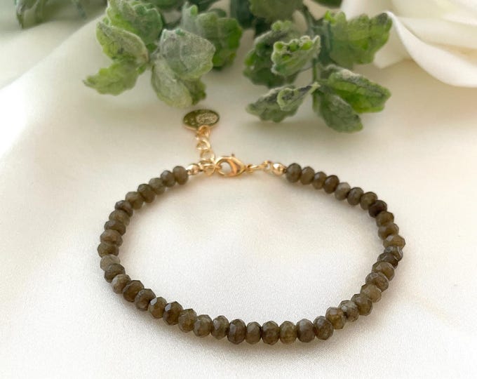 Green moss agate gemstone, tiny gemstone necklace, green stone necklace, dainty bead necklace, agate choker, olive green agate necklace