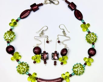 Italian designer Alexander-Lee luminescent plum-colored Venetian glass bar necklace/earring set with lime, turquoise, plum small glass beads