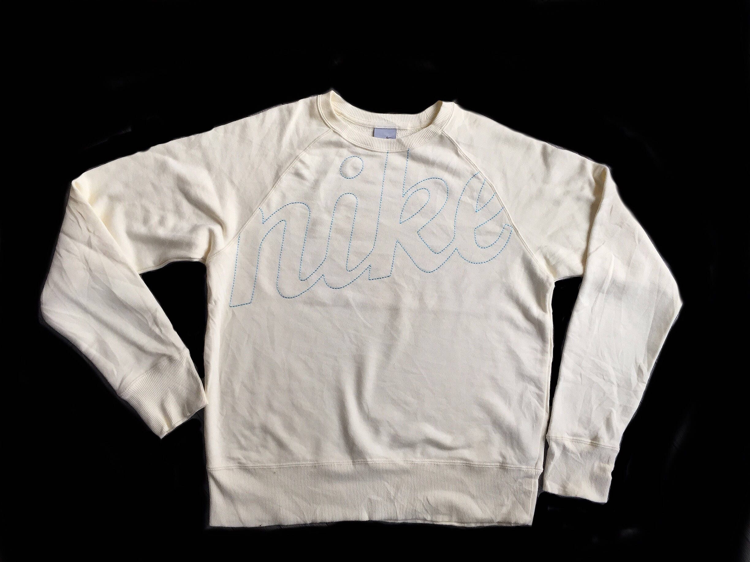 nike sweatshirt cream