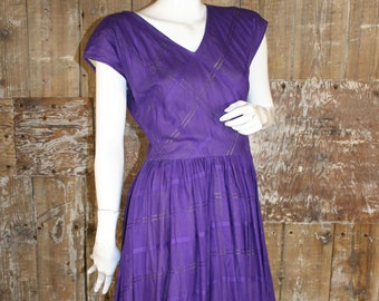 Vintage 50s dress, purple/ green rockabilly fit & flare dress size 10 UK/ 36" bust