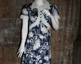 Vintage 60s/ 70s mini dress, navy/ white floral collared mod dress, size 10 UK