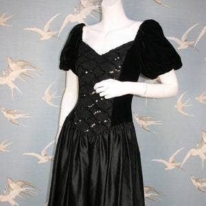 XS Vintage 80s prom dress, velvet/ satin size 6- 8 midi length off the shoulder cocktail dress
