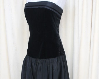 Vintage Laura Ashley 1980s prom dress, black velvet/ taffeta size 6/ 8, 33" bust, cocktail/ ball gown, strapless, full skirt