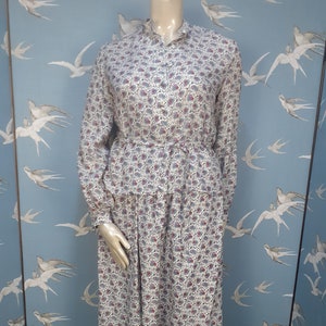 Plus size vintage 70s/ 80s Strelitz suit, unworn floral skirt blouse & belt, size 16 UK