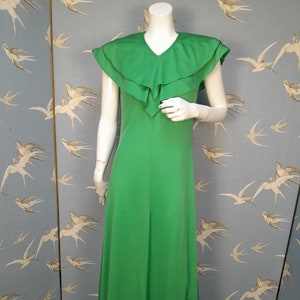 Size 10 vintage 70s green cape sleeve maxi dress,  35&quot; bust