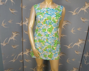 Size 16 vintage mini dress, green/ blue floral summer mod dress, 42" bust