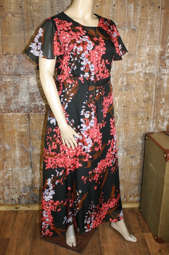 Plus size vintage 70s maxi dress, black/ red wist… - image 5