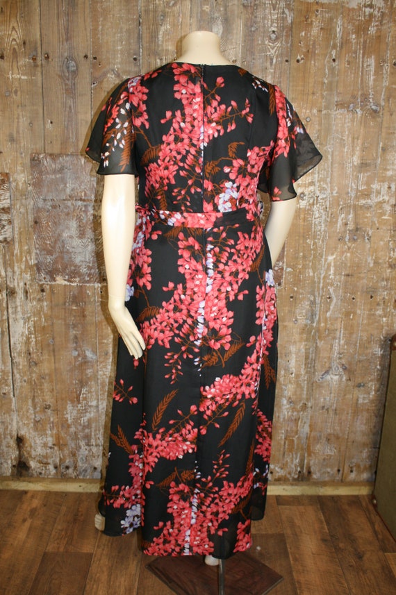 Plus size vintage 70s maxi dress, black/ red wist… - image 9