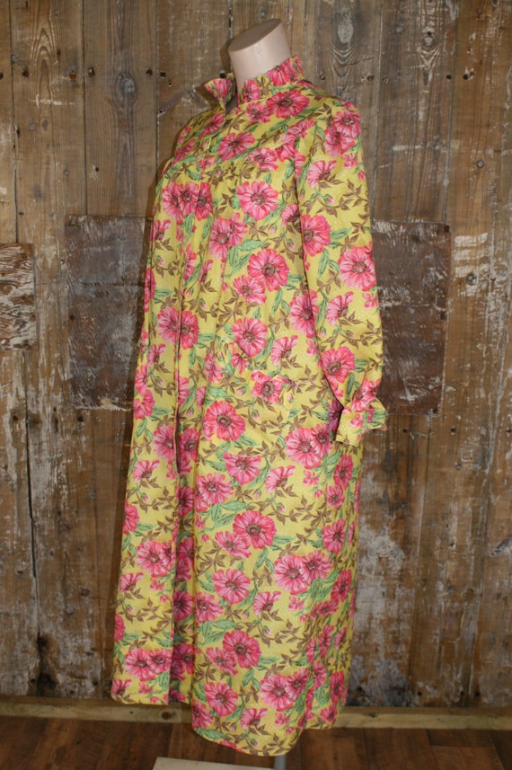 Vintage 50s housecoat, acetate/ rayon pink/ yello… - image 5