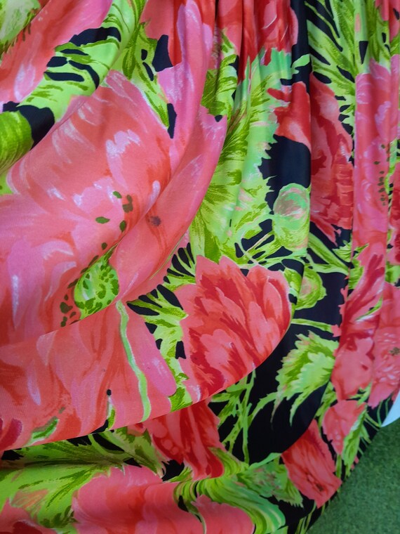 Vintage 70s bold poppy print maxi skirt, red/ bla… - image 6