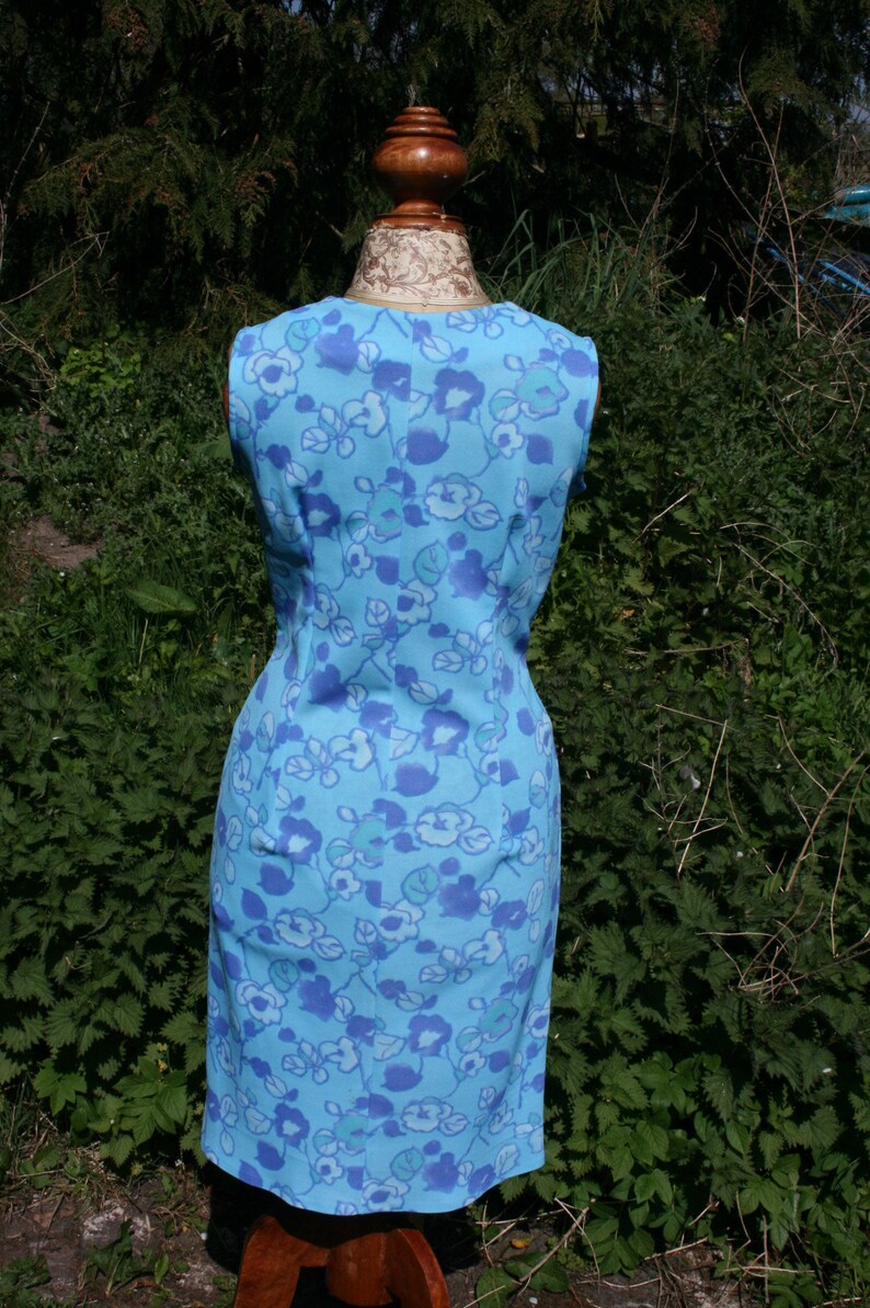 size 12 14 Devonshire Lady vintage mod gogo sleeveless dress 1970s 38 bust Blue Crimplene floral dress