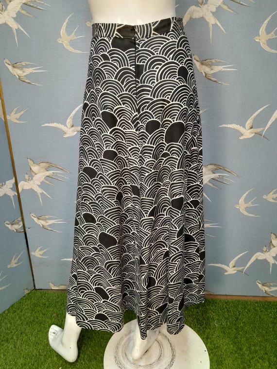 Vintage 1970s Kati art deco inspired midi/ midaxi skirt, size 6 UK/ 24" waist View 6